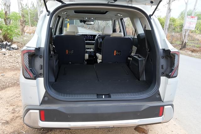 Kia Carens Clavis Rear View