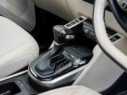 Kia Carens Clavis Front Row Seats Kia Carens Clavis Front Row Seats