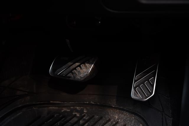 Foot Controls Image - 11095