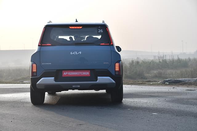 Rear View Image - 1360