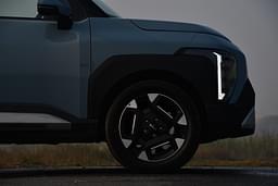 Kia Syros Headlight