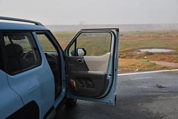 Kia Syros Body Colored Bumpers
