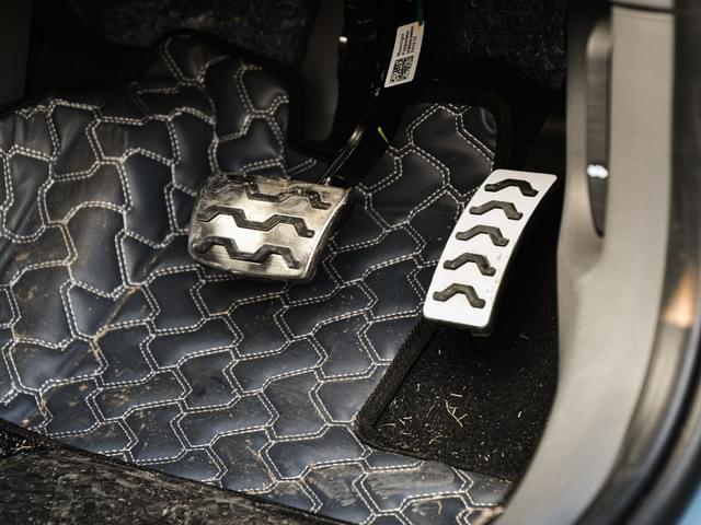 Foot Controls Image - 29393