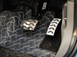 Kia Syros Foot Controls Kia Syros Foot Controls