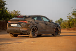 Lamborghini Urus Rear View Lamborghini Urus Rear View
