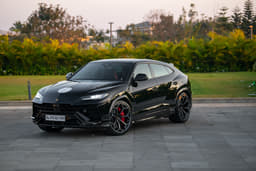 Lamborghini Urus Front Right Three Quarter Lamborghini Urus Front Right Three Quarter