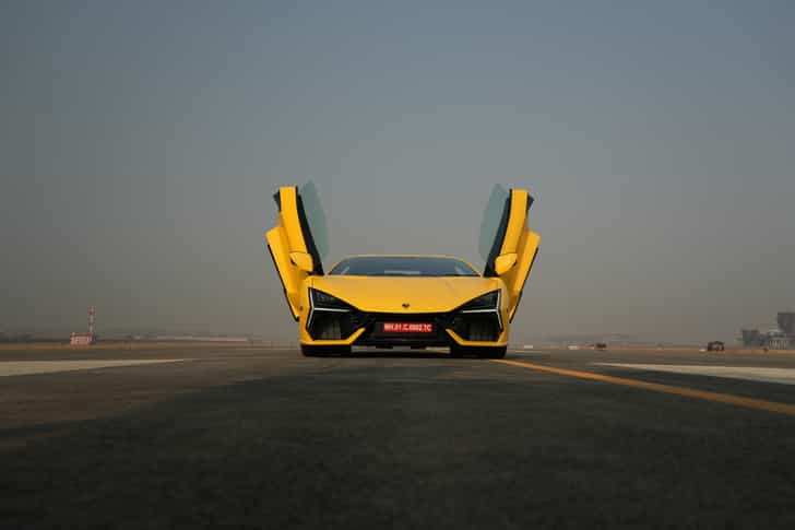 Lamborghini Revuelto