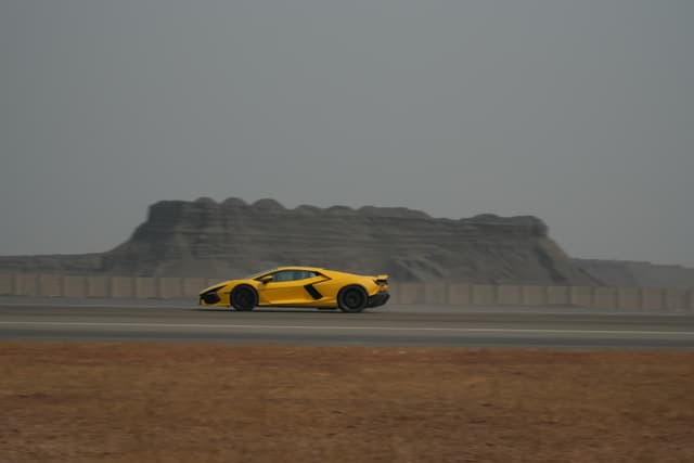 Color Yellow Image - 1758