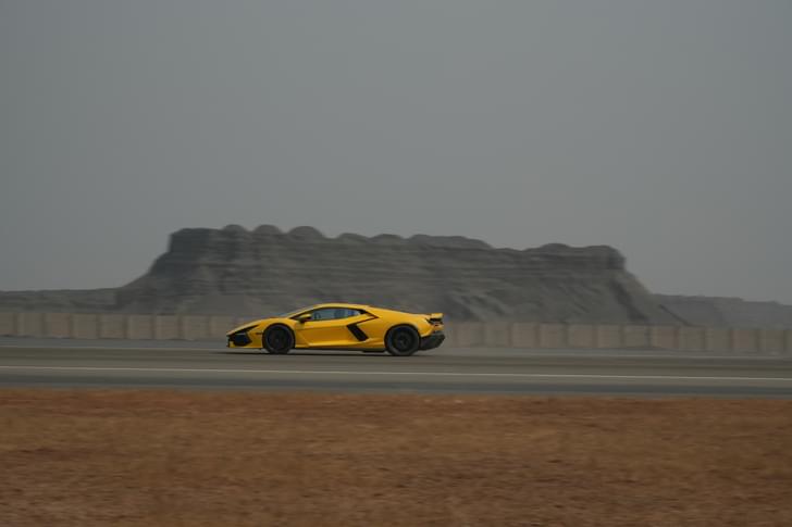 Lamborghini Revuelto Color Yellow