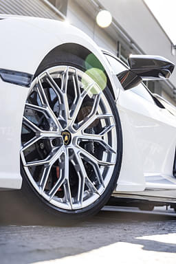 Lamborghini Revuelto Alloy Wheels