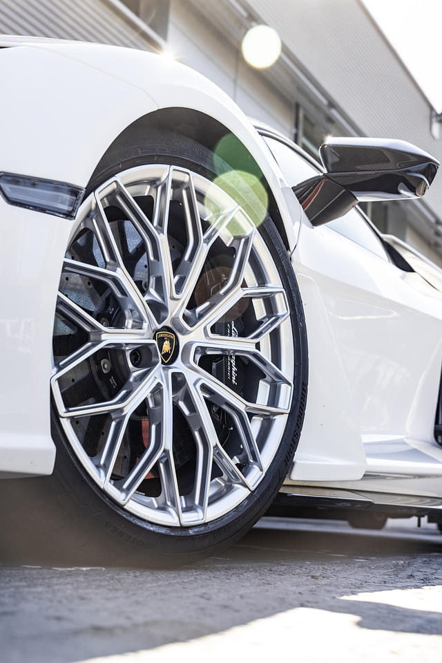 Alloy Wheels Image - 1780