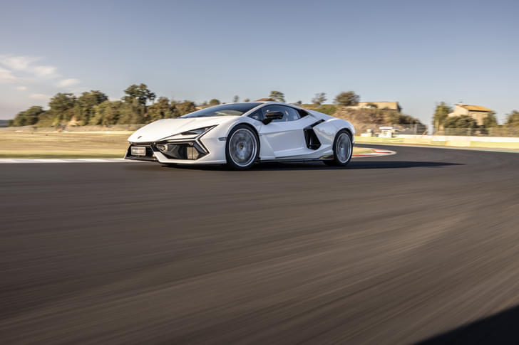 Lamborghini Revuelto Front Right Three Quarter