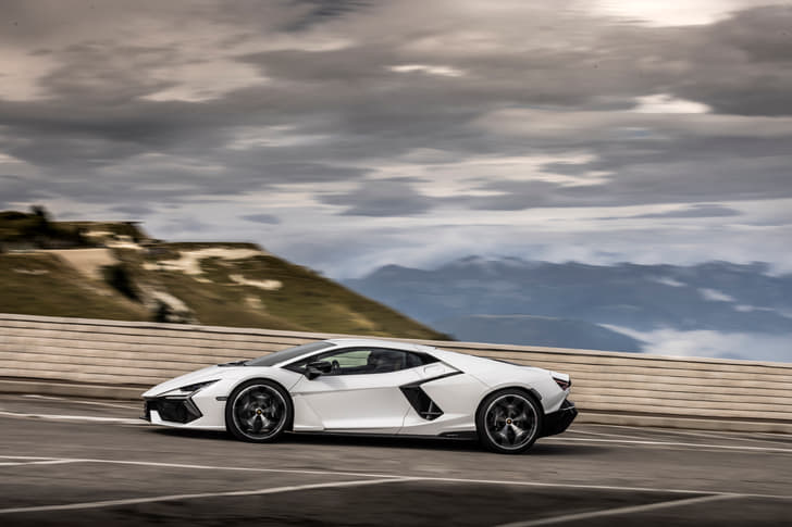 Lamborghini Revuelto Front Right Three Quarter