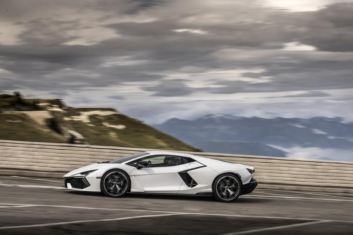 Lamborghini Revuelto Front Right Three Quarter