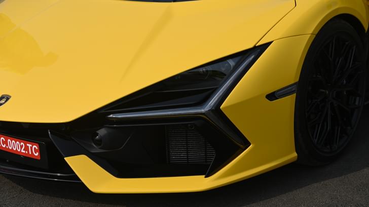 Lamborghini Revuelto Headlight