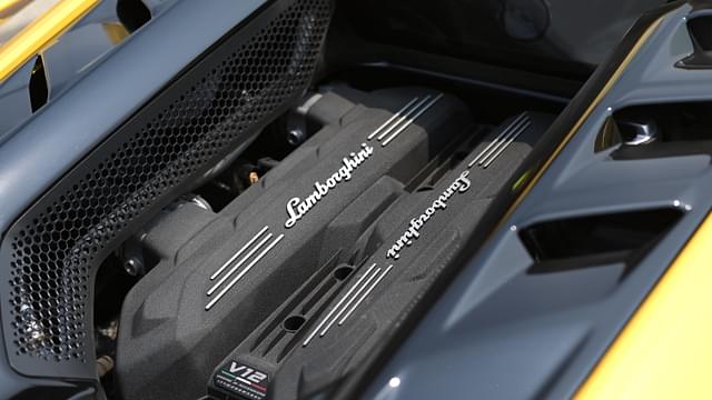 Open Bonnet Engine Shot Image - 1822