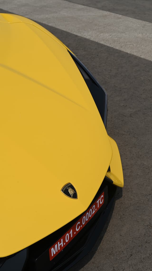 Color Yellow Image - 1824