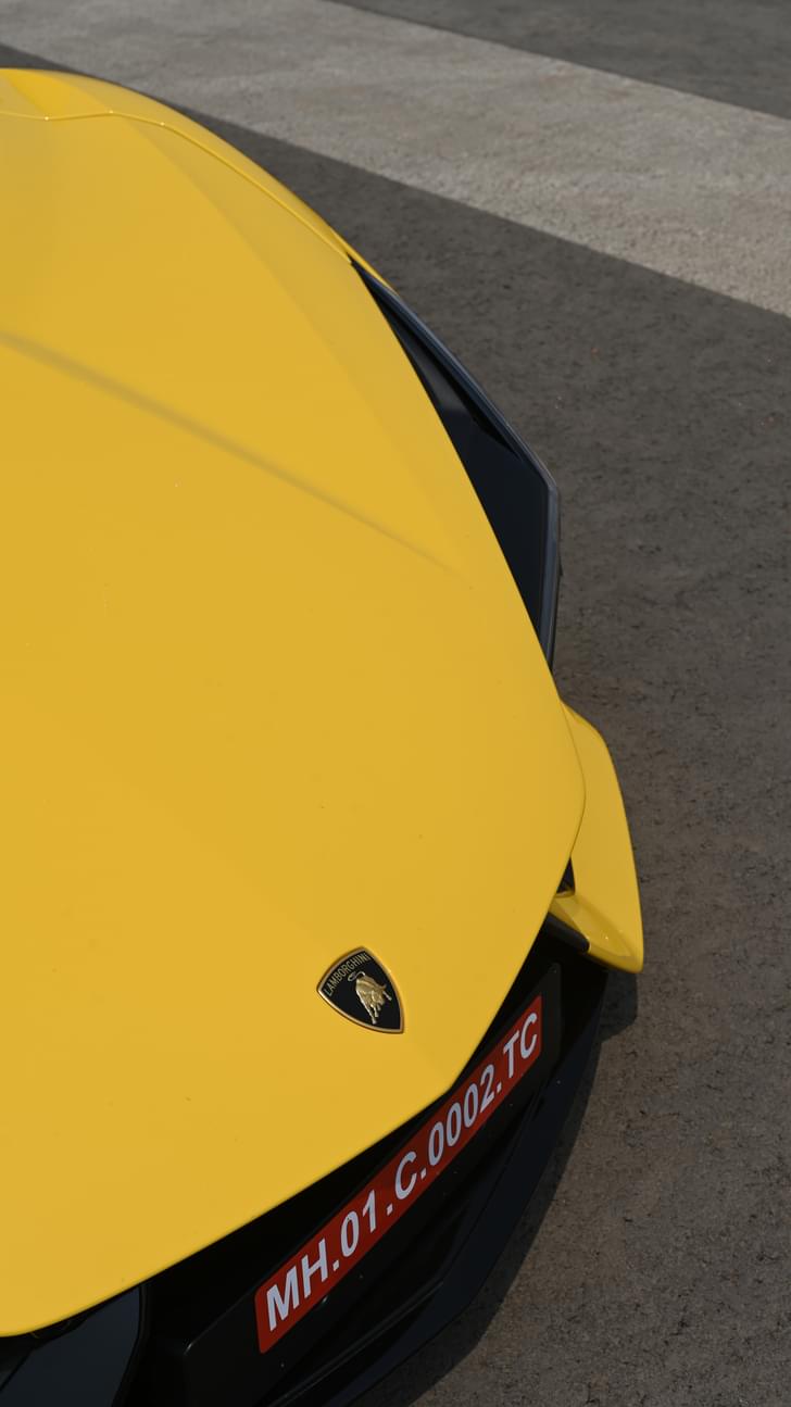 Lamborghini Revuelto Color Yellow