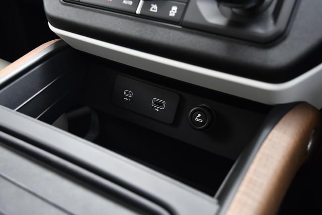 Charging Ports Image - 16316