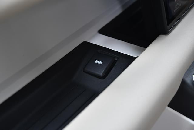 Charging Ports Image - 16363