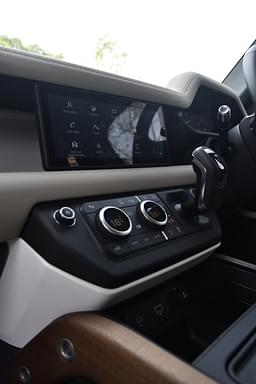 Land Rover Defender 110 Dashboard