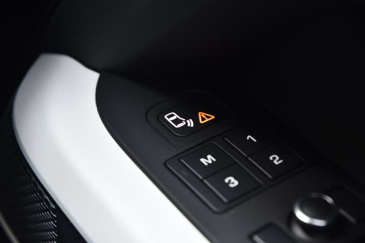 Land Rover Defender Door Controls