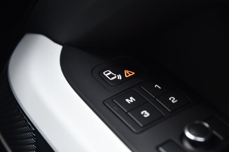 Land Rover Defender Door Controls