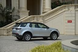 Land Rover Discovery Sport Front Right Three Quarter