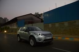 Land Rover Discovery Sport Front Right Three Quarter