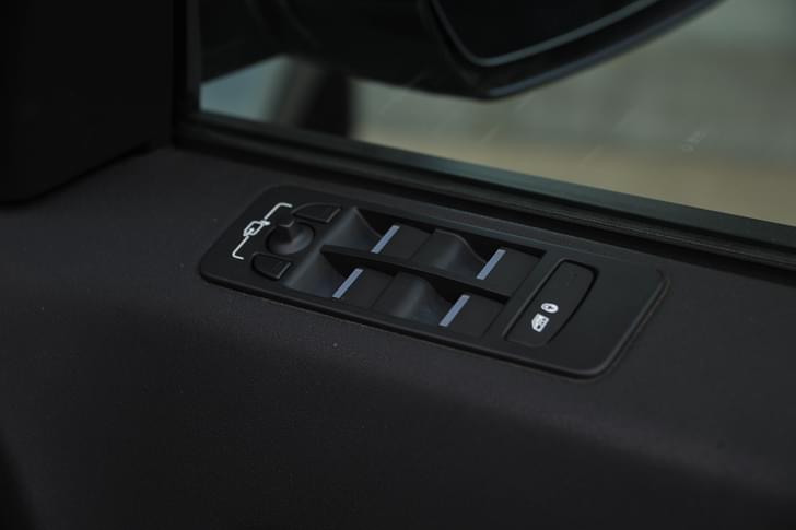 Land Rover Discovery Sport Door Controls