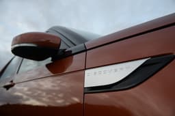 Land Rover Discovery Front Left Three Quarter