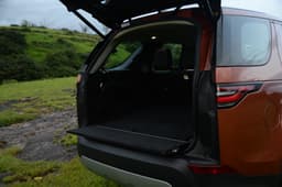 Land Rover Discovery Rear View