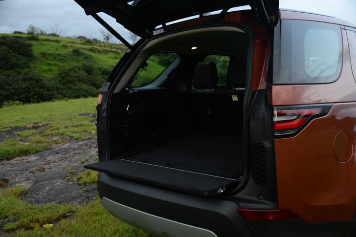 Land Rover Discovery Rear View