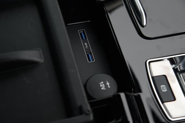 12V Power Outlets Image - 11922