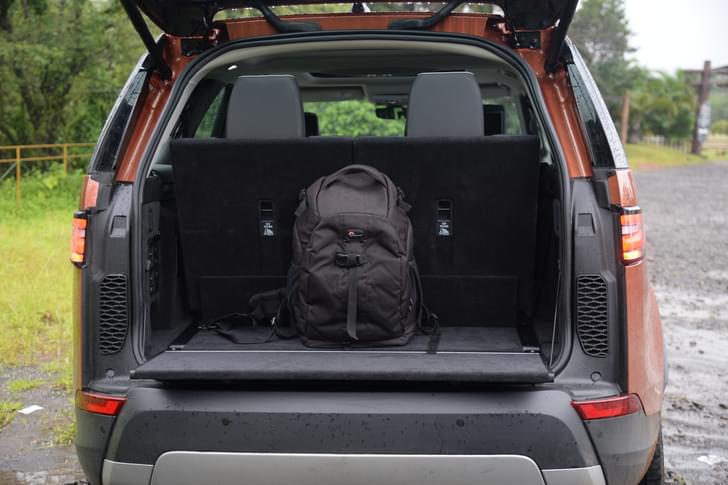 Land Rover Discovery Rear View