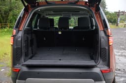 Land Rover Discovery Rear View