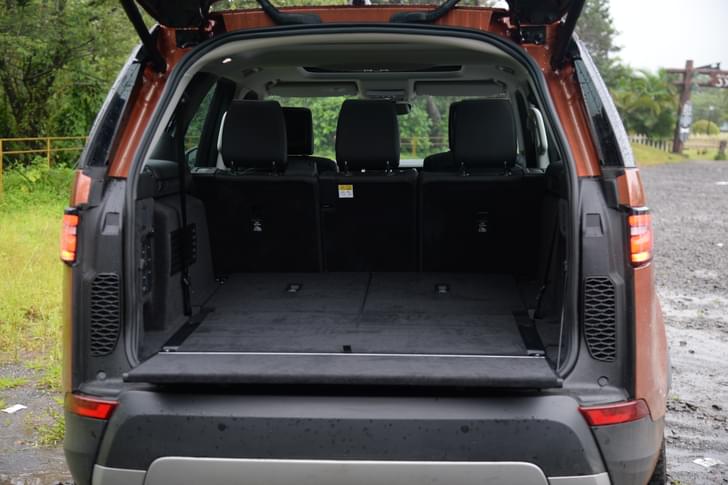 Land Rover Discovery Rear View