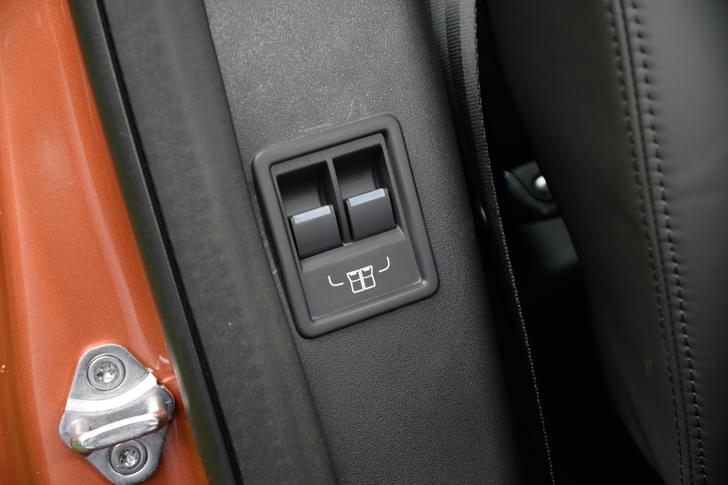 Land Rover Discovery Door Controls