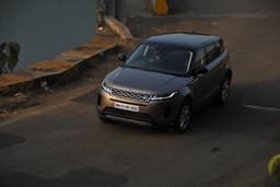 Land Rover Range Rover Evoque Front Right Three Quarter