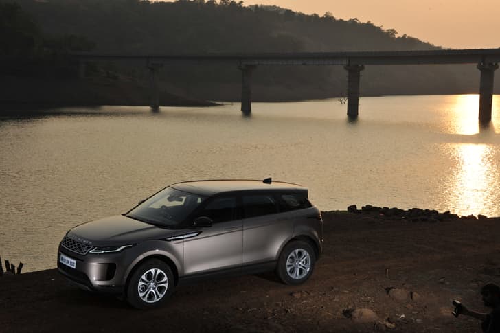 Land Rover Range Rover Evoque Front Left Three Quarter