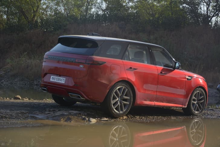 Land Rover Range Rover Sport Rear View