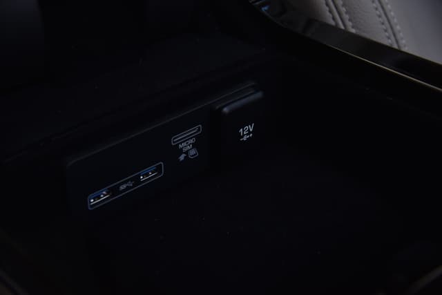 12V Front Power Outlet Image - 204