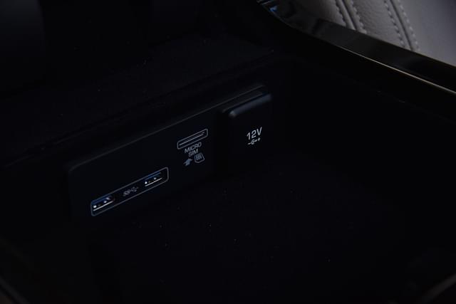 12v Front Power Outlet Image - 204