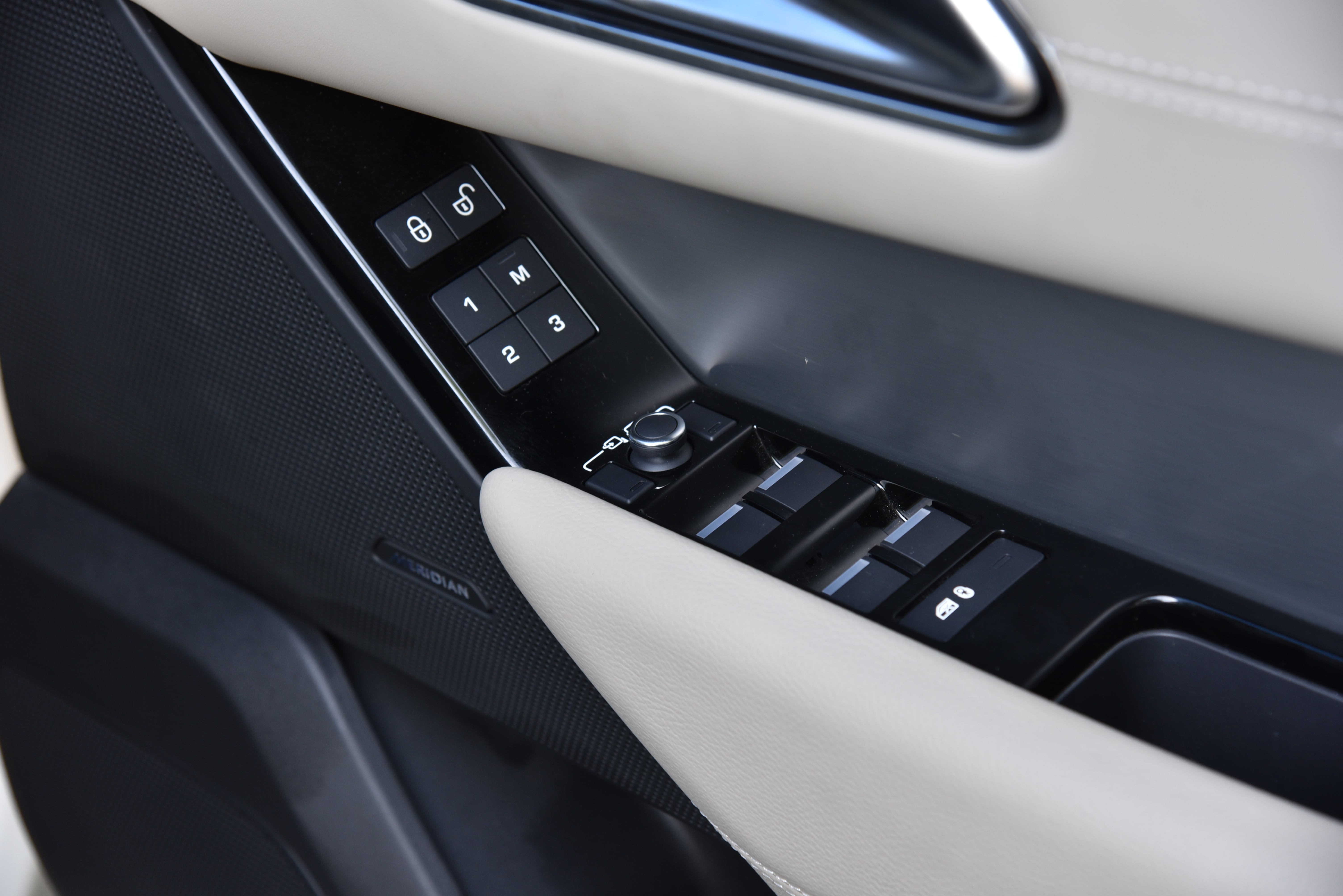 Land Rover Range Rover Velar Door Controls Image – Range Rover Velar ...
