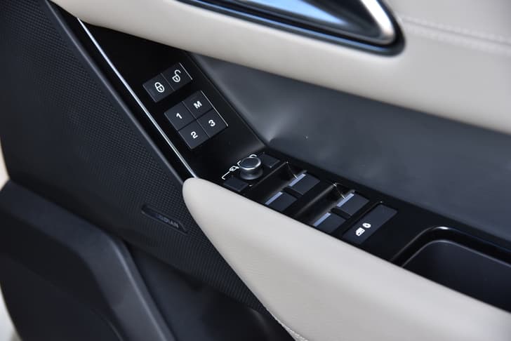 Land Rover Range Rover Velar Door Controls
