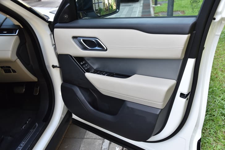 Land Rover Range Rover Velar Color White