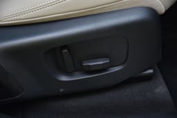 Land Rover Range Rover Velar Adjustable Lumbar Support