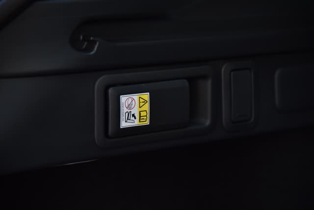 Glove Box Image - 215