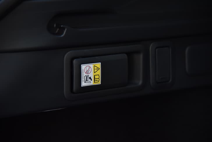 Land Rover Range Rover Velar Glove Box