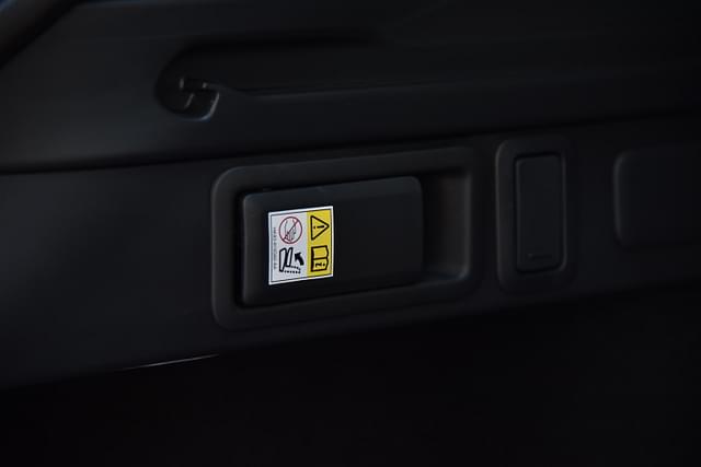 Glove Box Image - 215